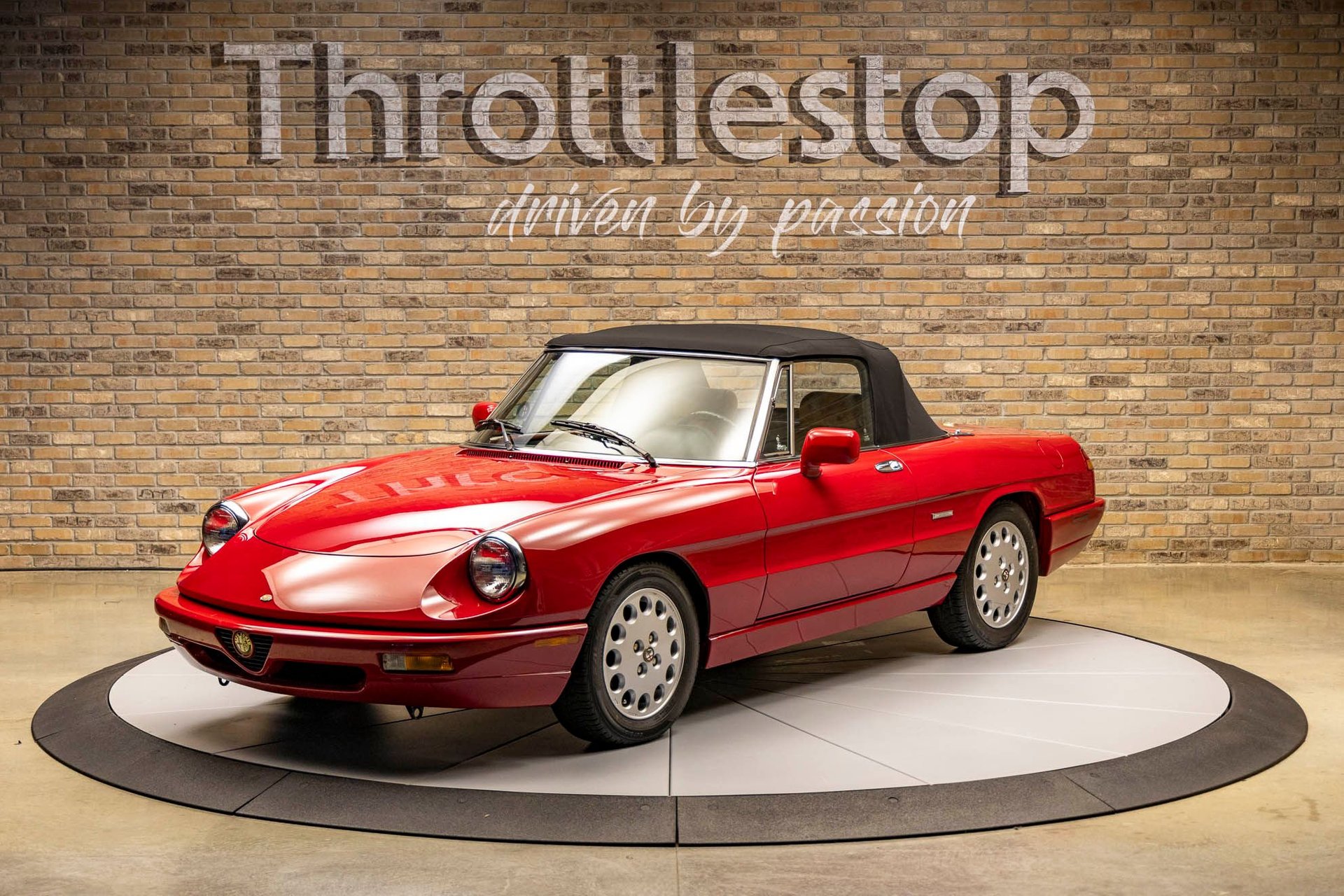 813531 | 1994 Alfa Romeo Spider Veloce CE | Throttlestop | Automotive and Motorcycle Consignment Dealer