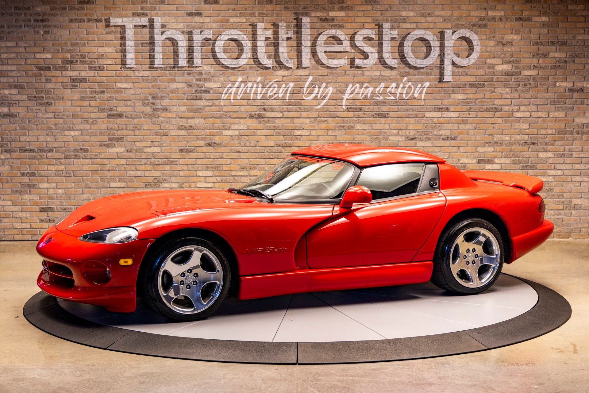 813162 | 2001 Dodge Viper RT/10 Convertible | Throttlestop | Automotive and Motorcycle Consignment Dealer