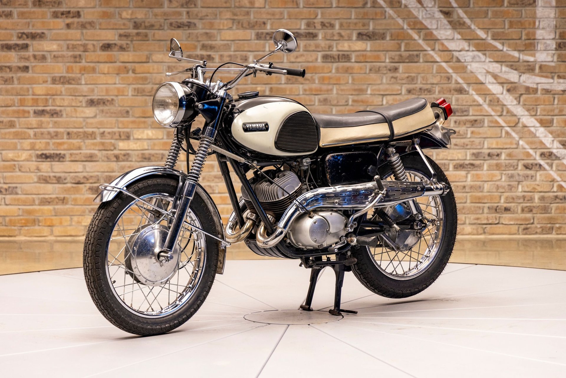 813464 | 1966 Yamaha YDS-3C Big Bear Scrambler | Throttlestop | Automotive and Motorcycle Consignment Dealer