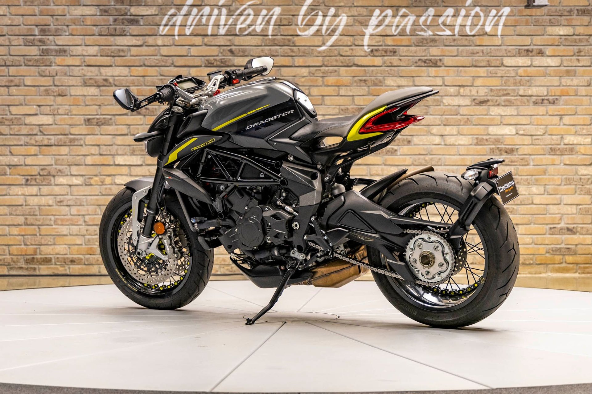 813497 | 2020 MV Agusta 800 Dragster RR | Throttlestop | Automotive and Motorcycle Consignment Dealer