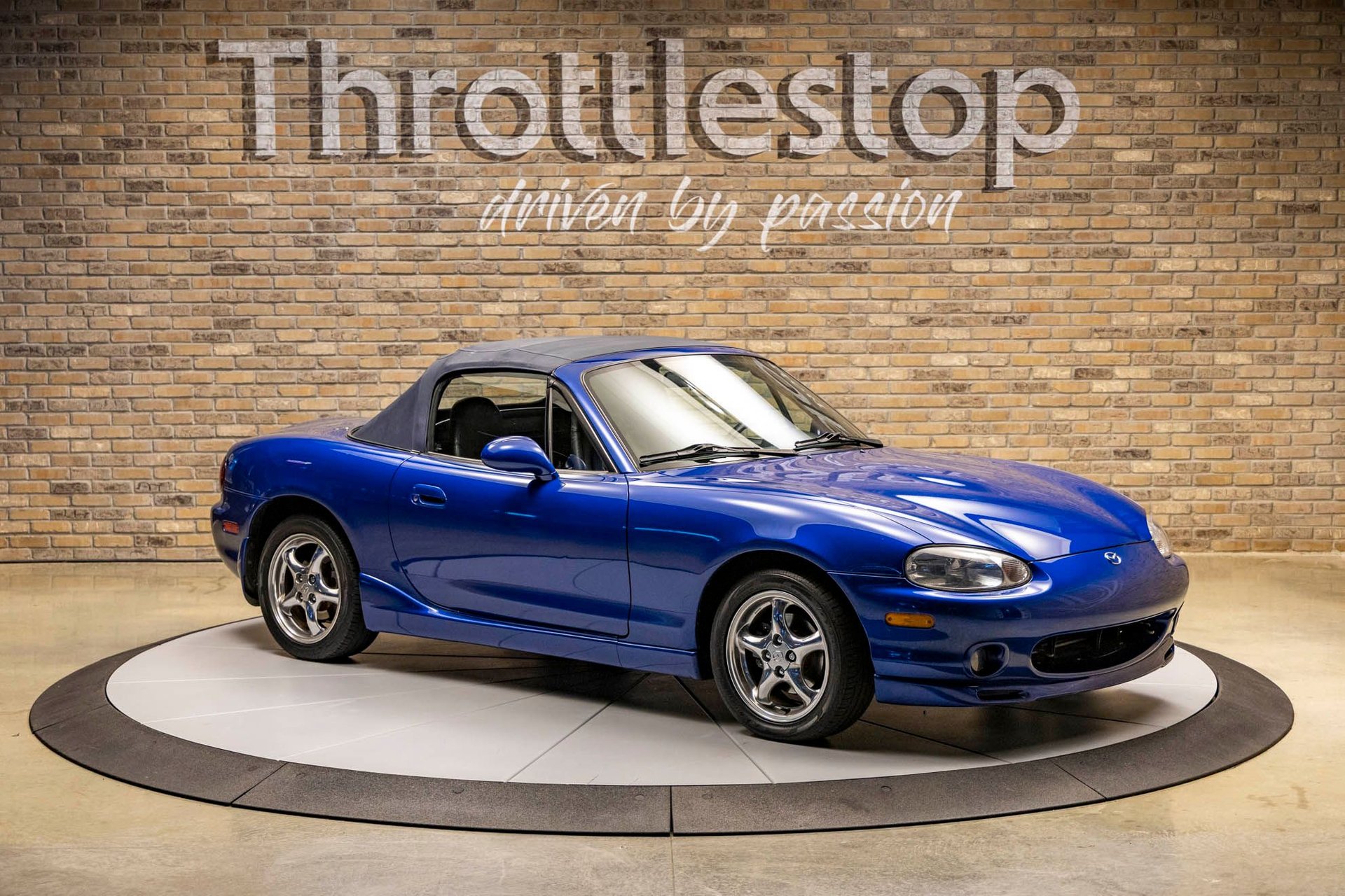 813511 | 1999 Mazda Miata 10th Anniversary  | Throttlestop | Automotive and Motorcycle Consignment Dealer