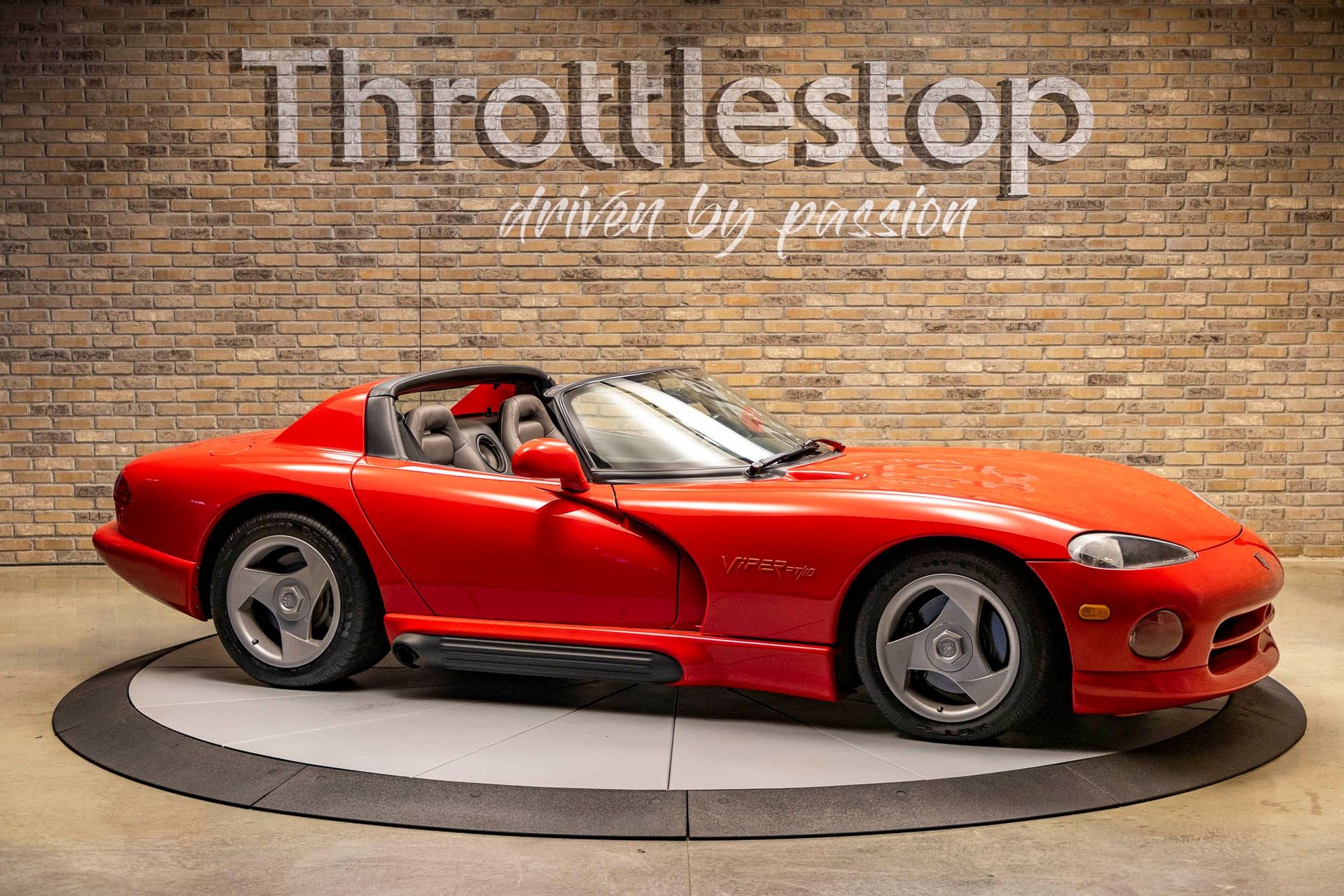 813519 | 1992 Dodge Viper RT/10 Convertible | Throttlestop | Automotive and Motorcycle Consignment Dealer