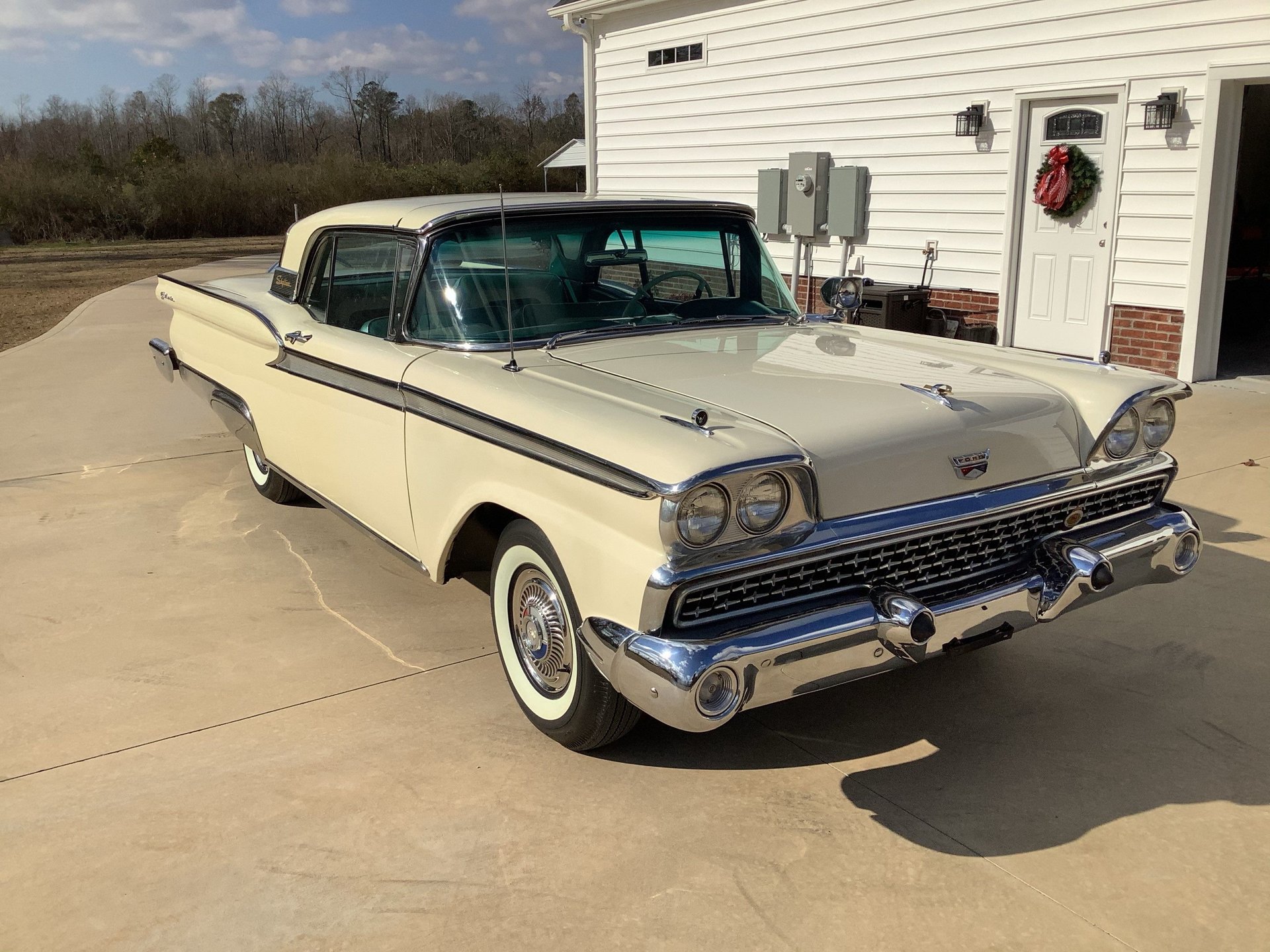 Auction 1959 Ford Sunliner Retractable