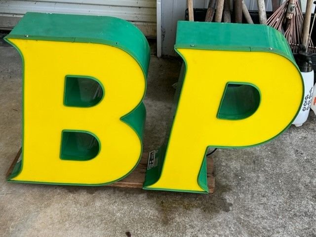 Auction  Collectible Item BP Lighted Sign