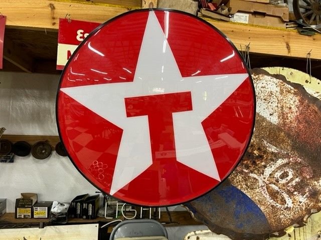Auction  Collectible Item Texaco Round Lighted Sign