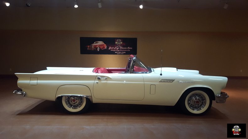 1957 Ford Thunderbird