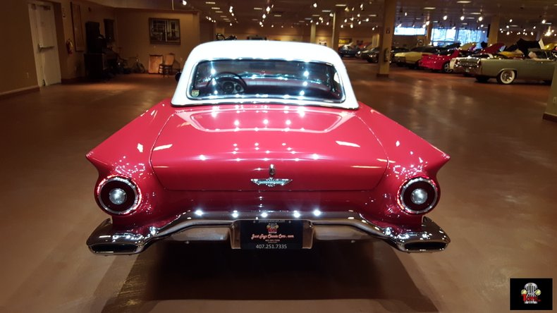 1957 Ford Thunderbird