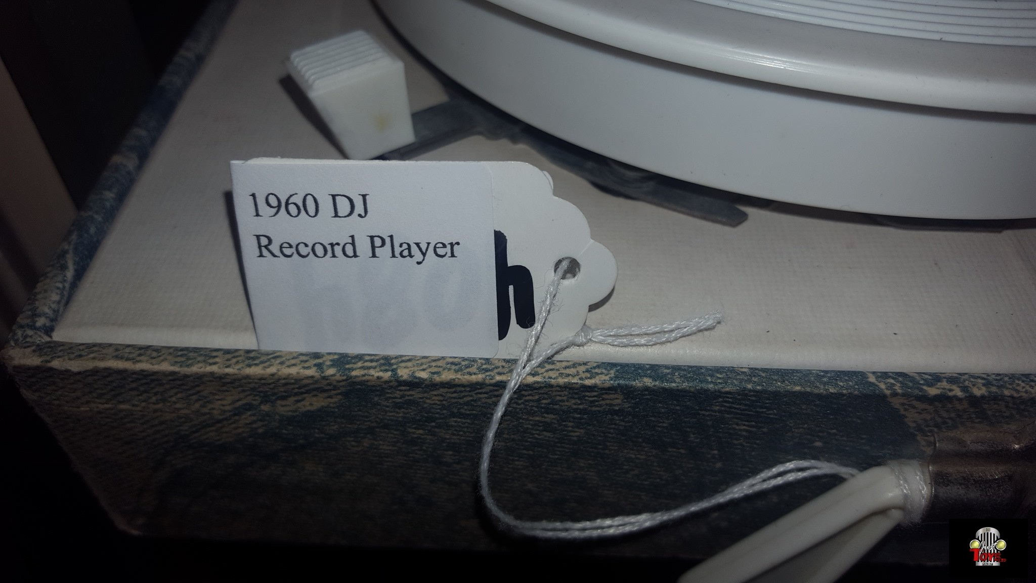 1960 DeJay Happy Tunes Record Player.