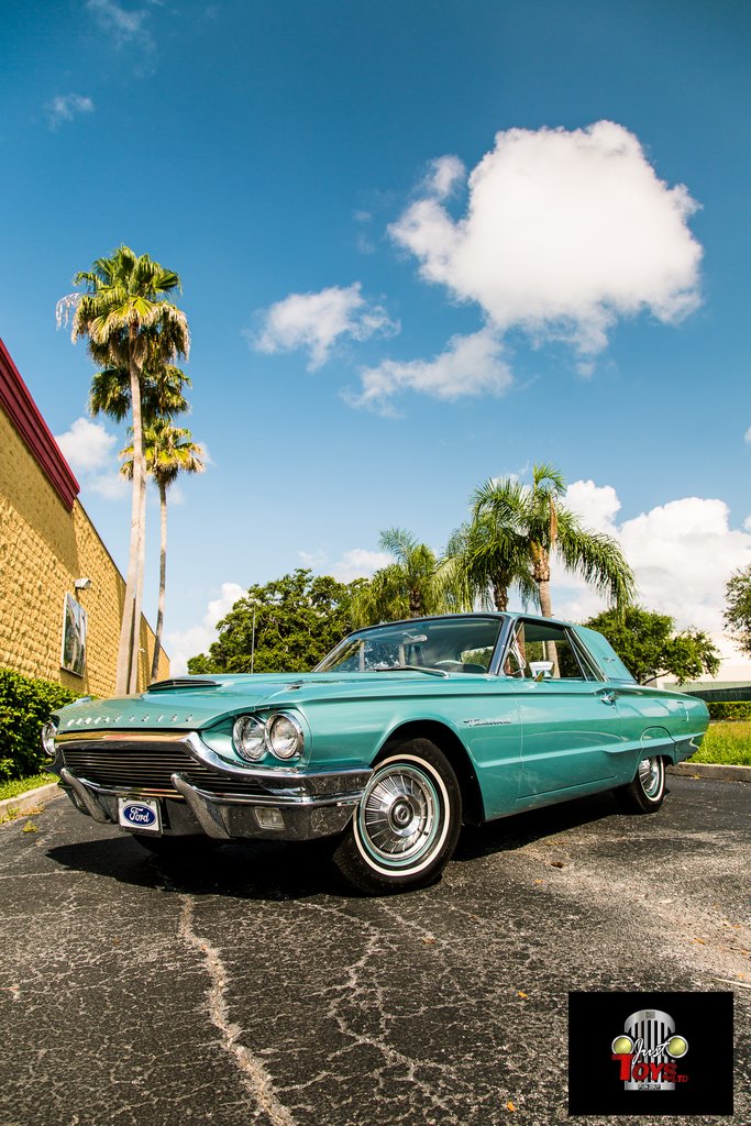 1964 Ford Thunderbird