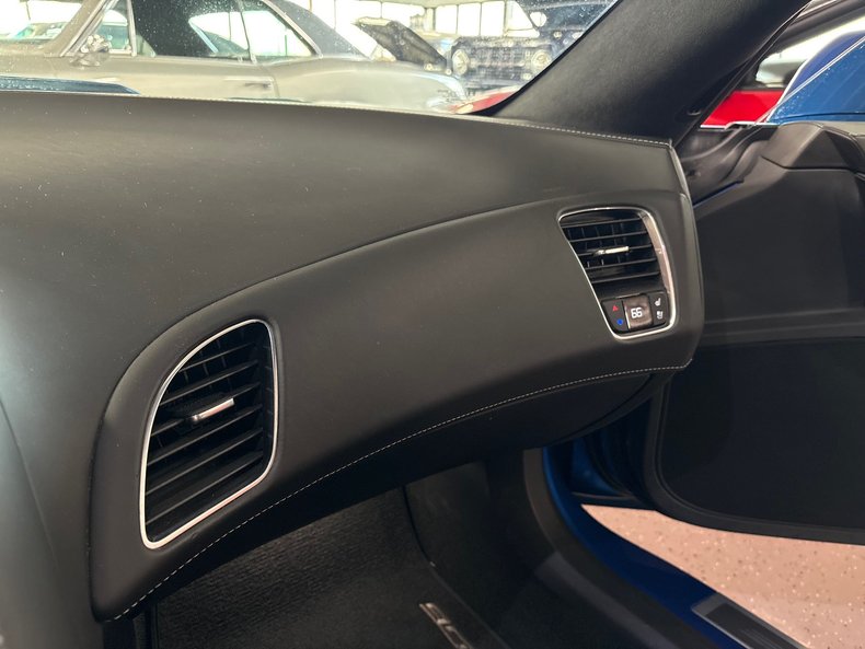 2015 Chevrolet Corvette 11