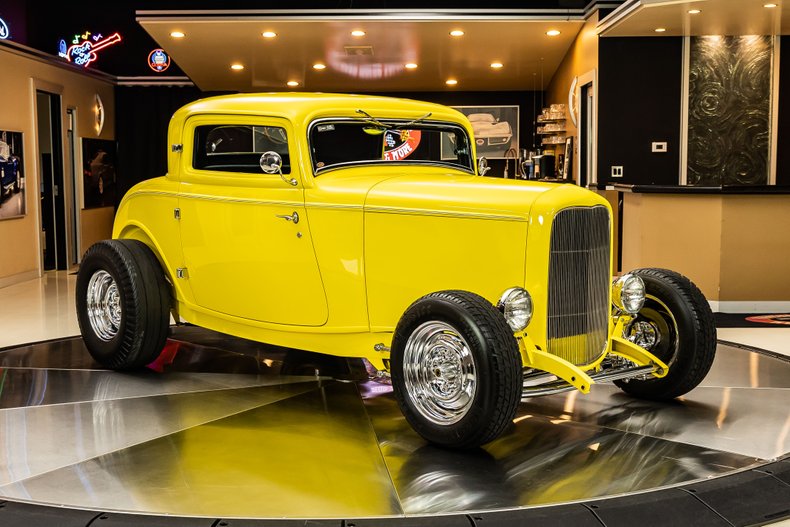 1932 Ford 3-Window 9