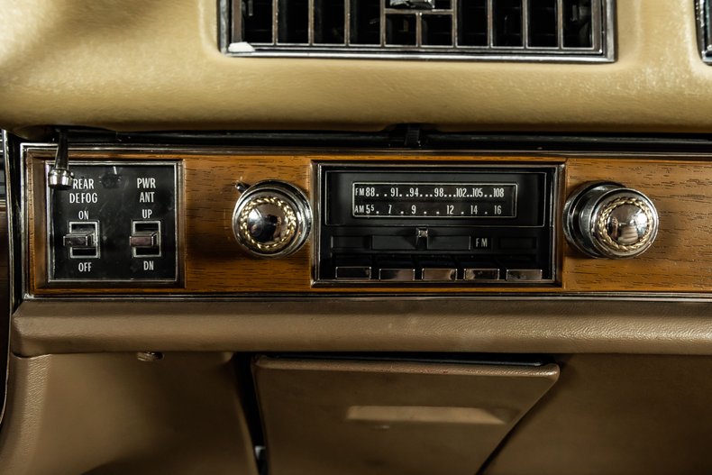 1975 Cadillac Coupe DeVille 66
