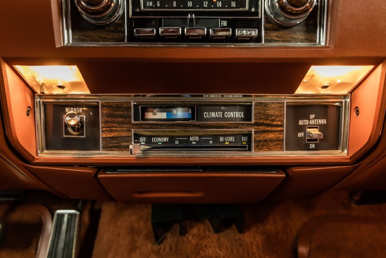 1977 Cadillac Coupe Deville 62
