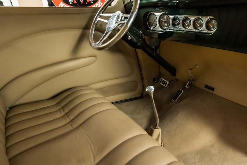 1933 Ford 3-Window 64