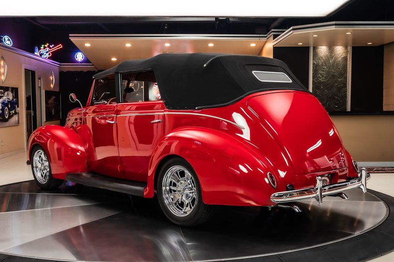 1939 Ford Deluxe 87