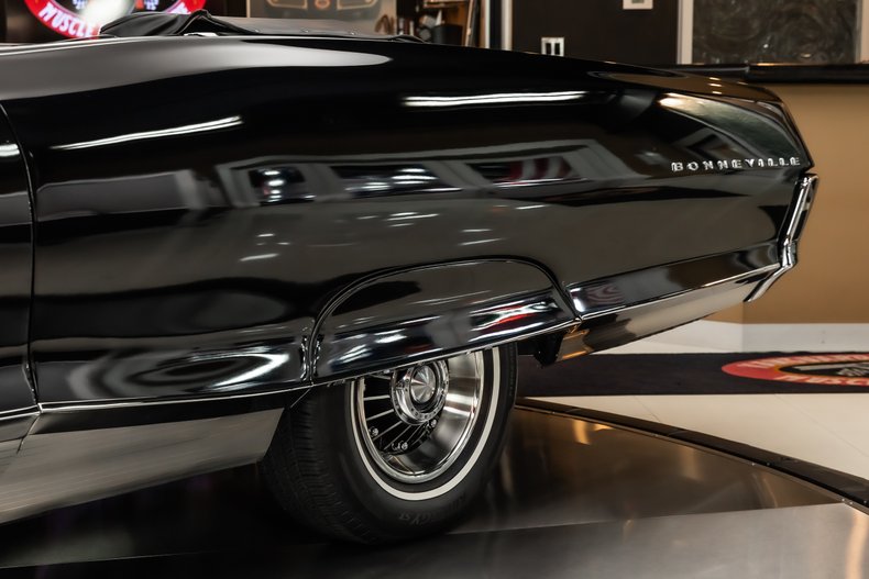 1965 Pontiac Bonneville 54
