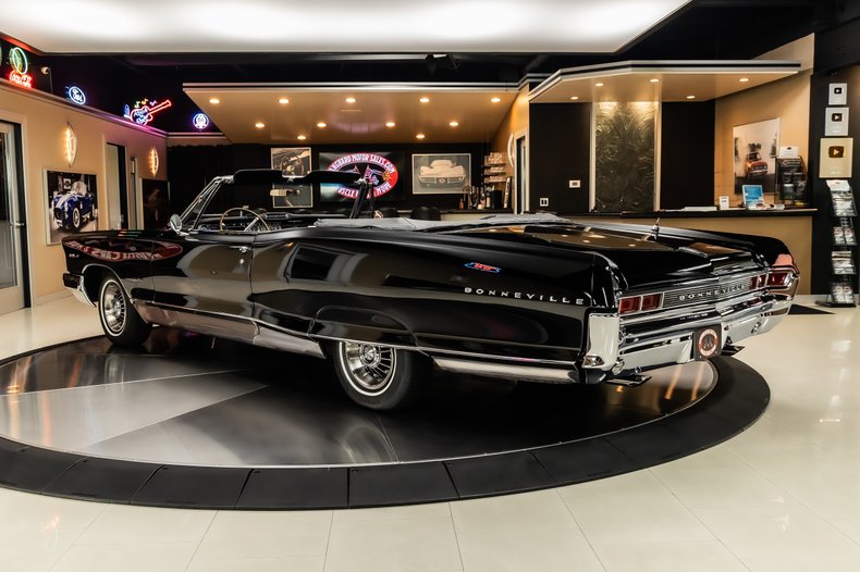 1965 Pontiac Bonneville 31