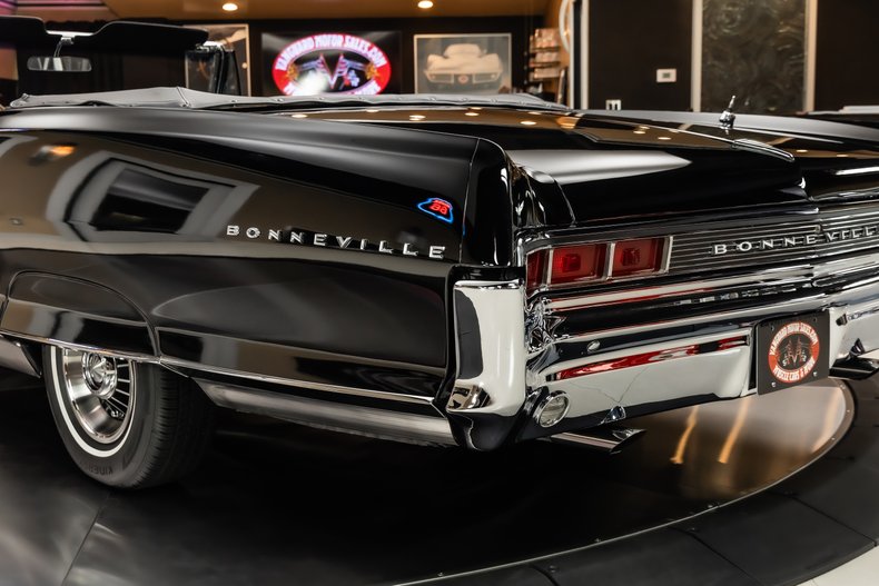 1965 Pontiac Bonneville 57