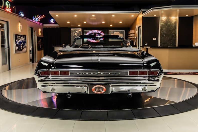1965 Pontiac Bonneville 28