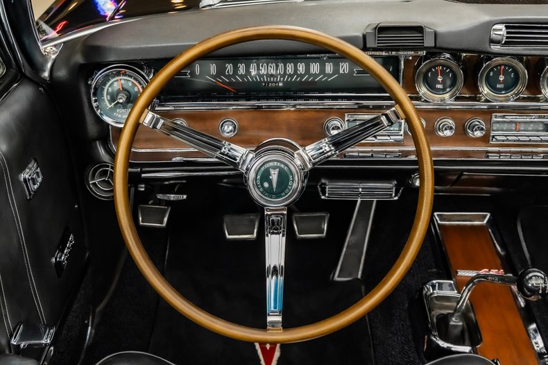 1965 Pontiac Bonneville 82