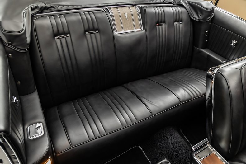 1965 Pontiac Bonneville 100