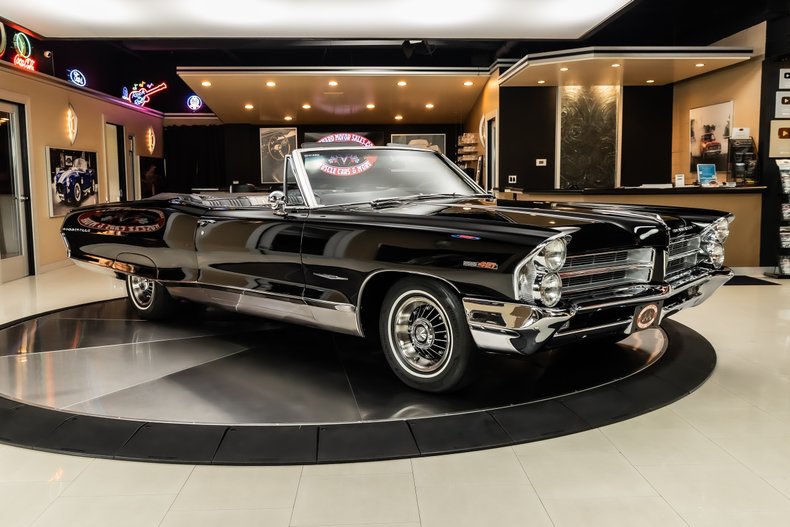 1965 Pontiac Bonneville 18