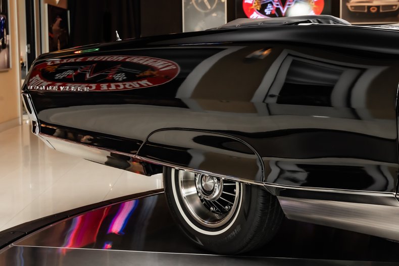 1965 Pontiac Bonneville 45