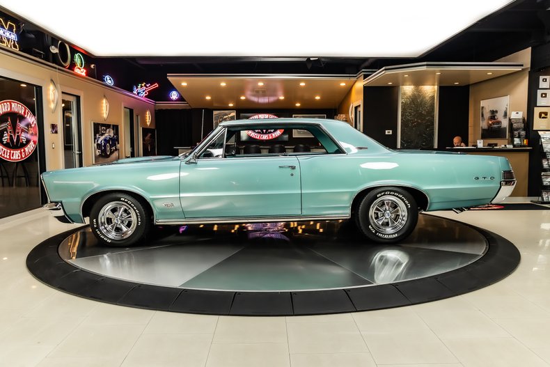1965 Pontiac GTO 19