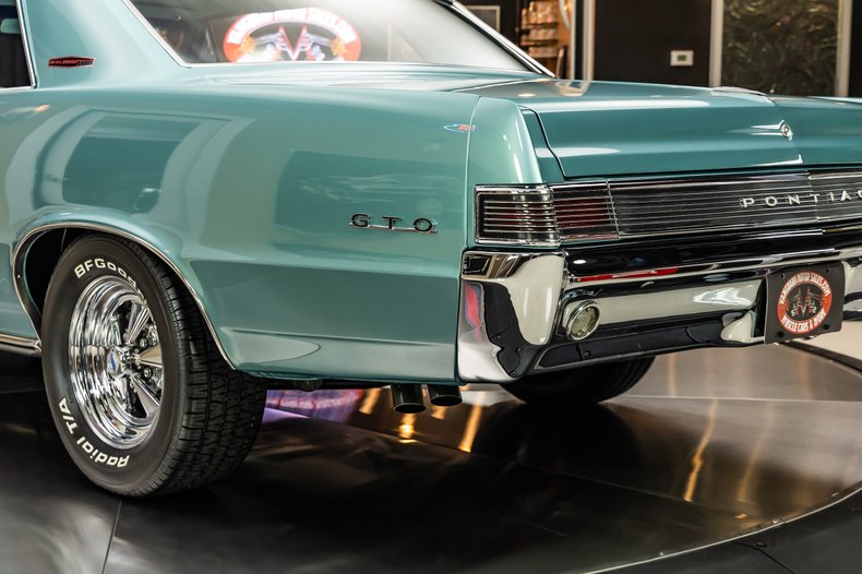 1965 Pontiac GTO 35