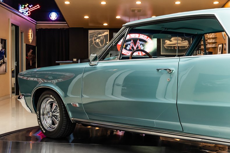 1965 Pontiac GTO 36