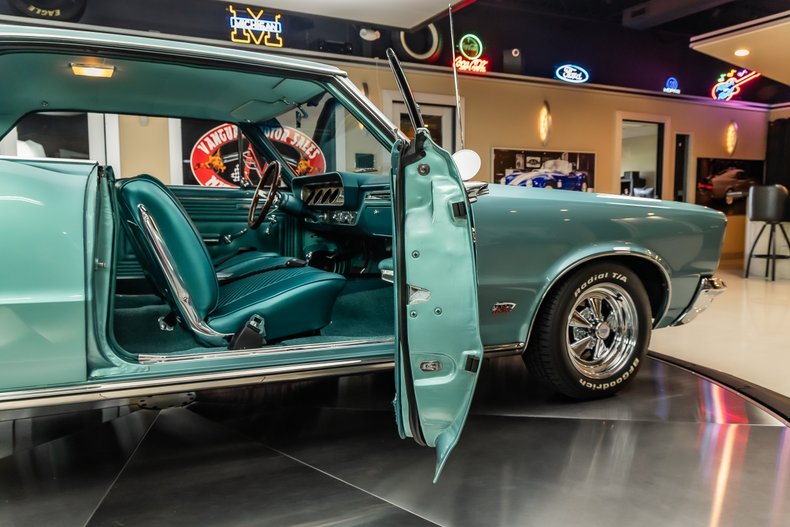 1965 Pontiac GTO 73