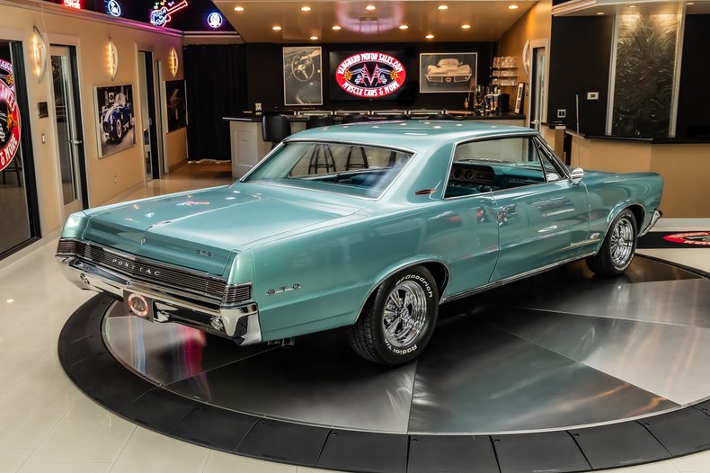1965 Pontiac GTO 14