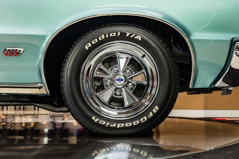 1965 Pontiac GTO 54