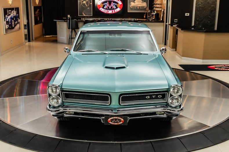 1965 Pontiac GTO 9
