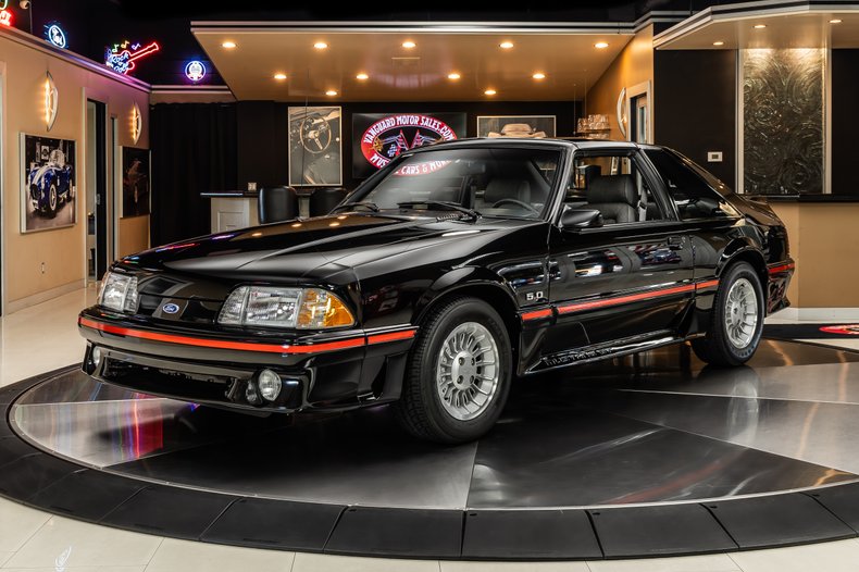 1987 Ford Mustang 1