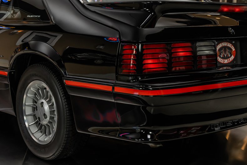 1987 Ford Mustang 36