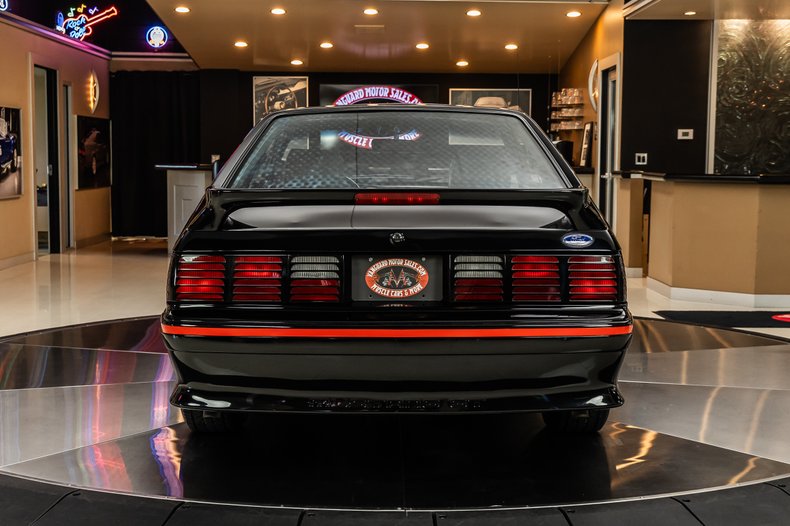 1987 Ford Mustang 16