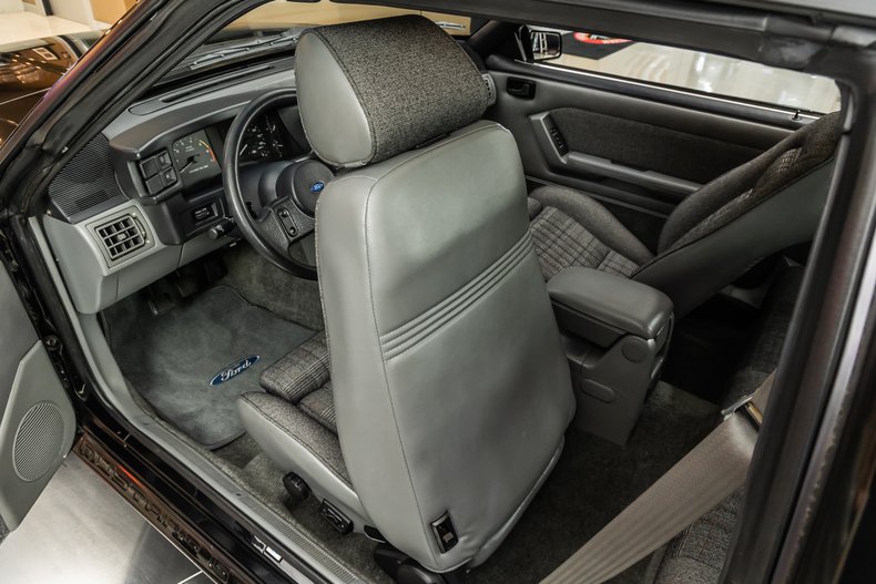 1987 Ford Mustang 61