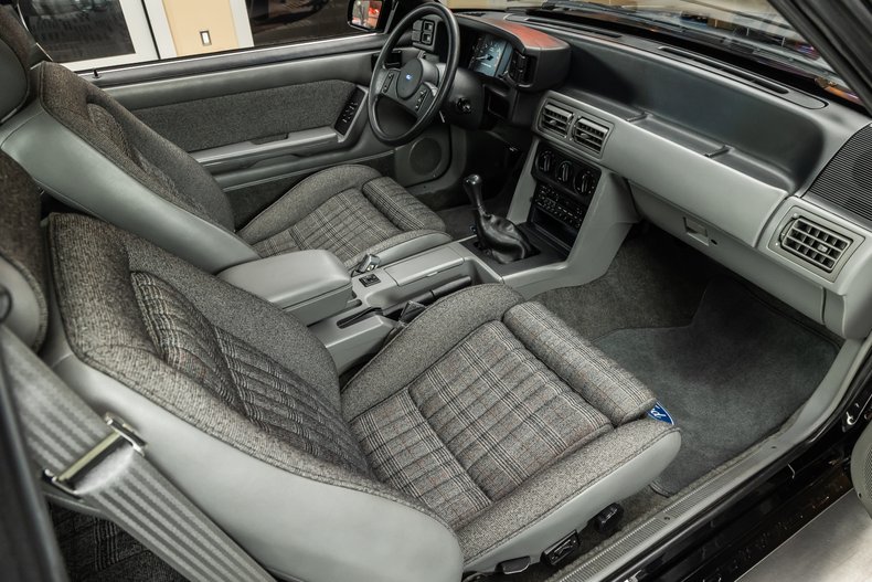 1987 Ford Mustang 77
