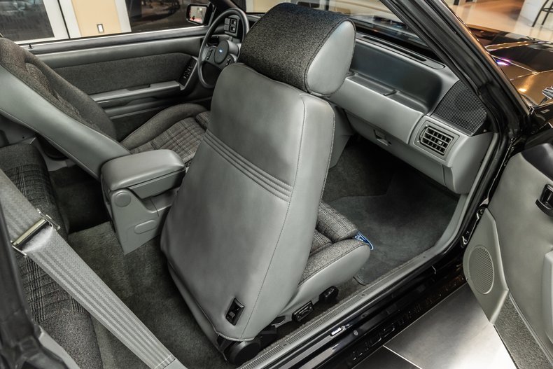 1987 Ford Mustang 80