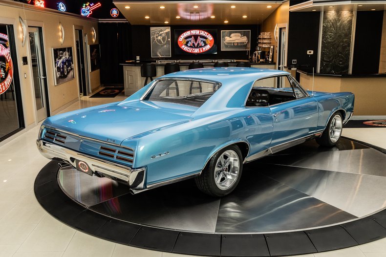 1967 Pontiac GTO 14