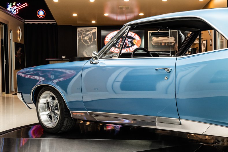 1967 Pontiac GTO 36