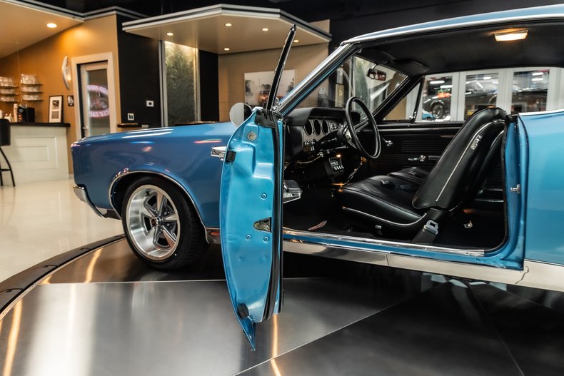 1967 Pontiac GTO 55