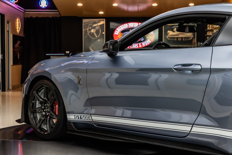 2022 Ford Mustang 35