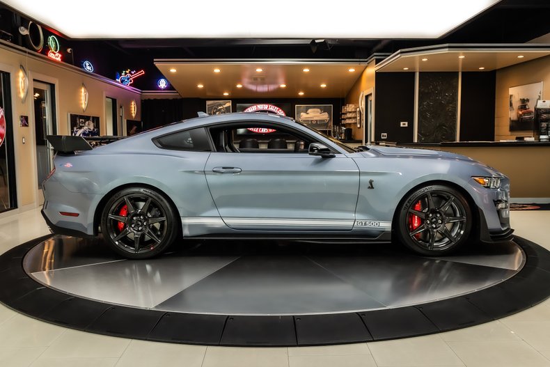 2022 Ford Mustang 11