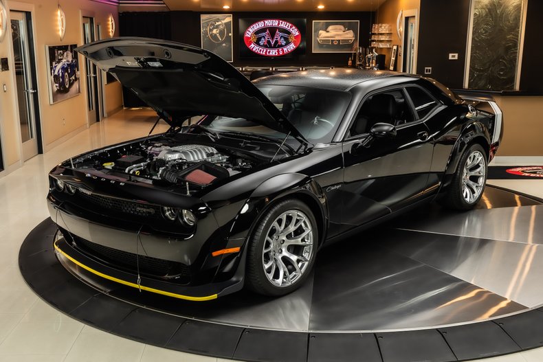 2023 Dodge Challenger 6
