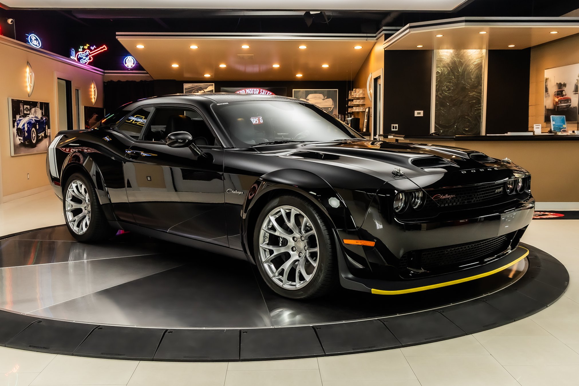 2023 Dodge Challenger SRT - Photo 9