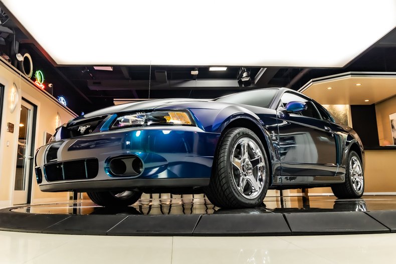 2004 Ford Mustang 16
