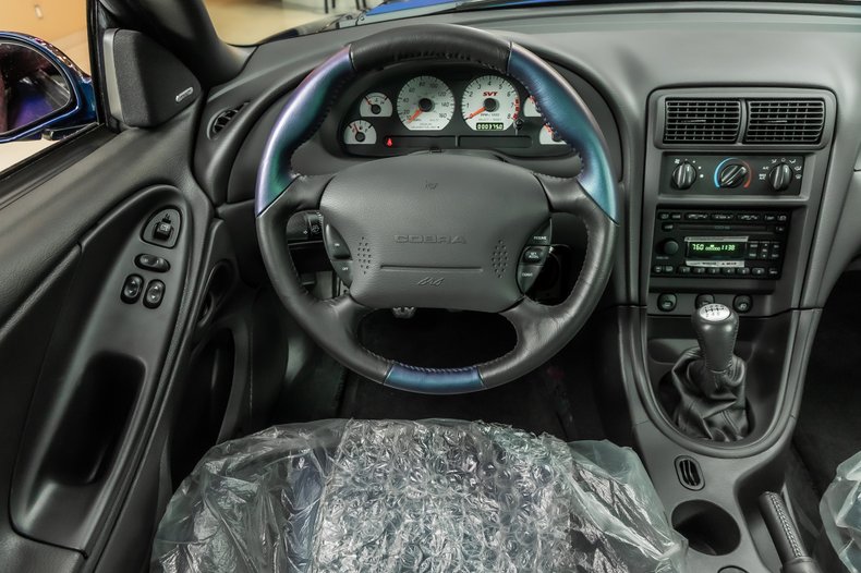 2004 Ford Mustang 20