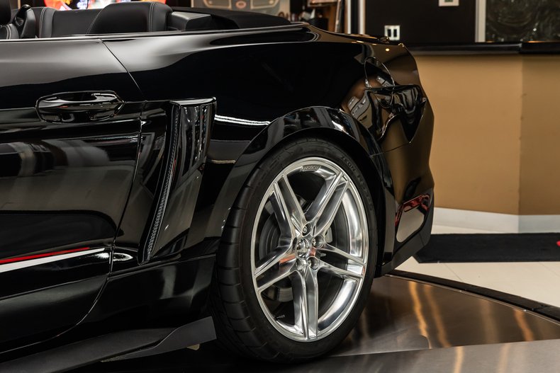 2017 Ford Mustang 32